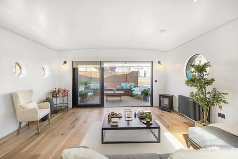 undefined, Cheyne Pier, Cheyne Walk, London