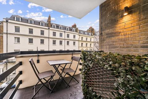 4 bedroom flat to rent, Audley Court, 32-34 Hill Street, Mayfair, London