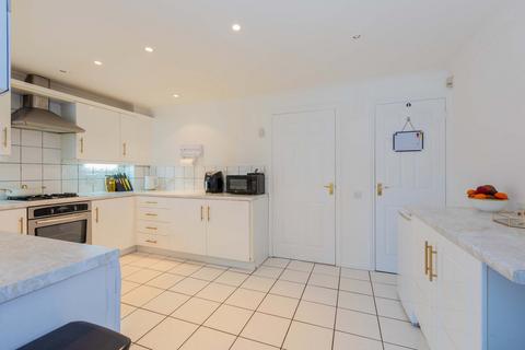 107 Blunden Drive, Slough, SL3 8WQ