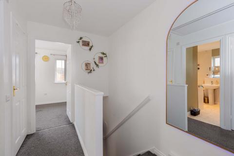 107 Blunden Drive, Slough, SL3 8WQ