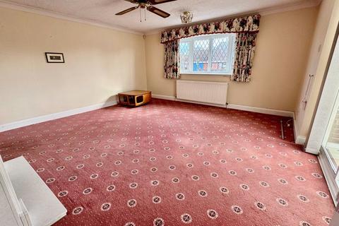 2 bedroom detached bungalow for sale, St. Cuthberts Lane, Locks Heath, SO31