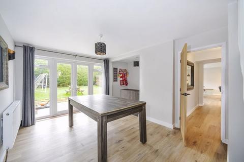 10 Brookside, Cranleigh, GU6 8DA