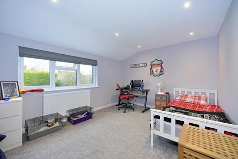 10 Brookside, Cranleigh, GU6 8DA