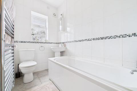 8 Swan Bank, Penn, Wolverhampton, WV4 5QE