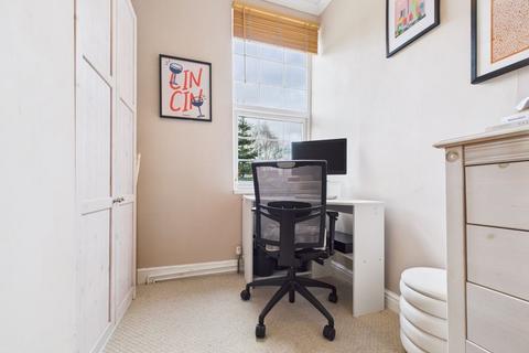 8 Swan Bank, Penn, Wolverhampton, WV4 5QE