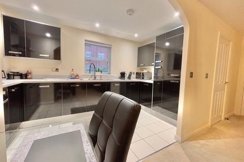 2 bedroom apartment for sale, Horseshoe Crescent , Great Barr, Birmingham. B43 7BL