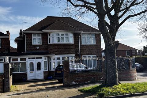 1 bedroom property to rent, North Way, London NW9