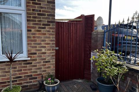 1 bedroom property to rent, North Way, London NW9