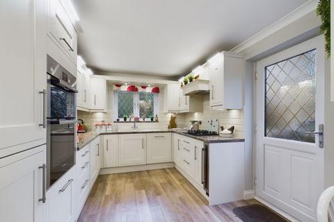 4 bedroom detached house for sale, Tadworth