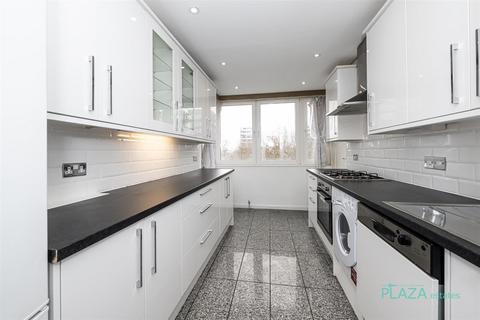 4 bedroom flat to rent, CASTLEACRE, HYDE PARK CRESCENT, London, W2