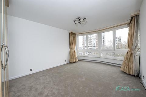 4 bedroom flat to rent, CASTLEACRE, HYDE PARK CRESCENT, London, W2