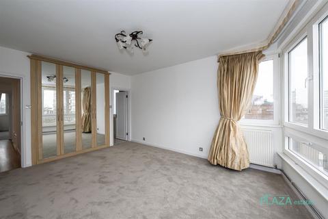 4 bedroom flat to rent, CASTLEACRE, HYDE PARK CRESCENT, London, W2