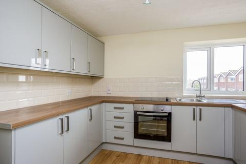 2 bedroom flat to rent, Gale Moor Avenue