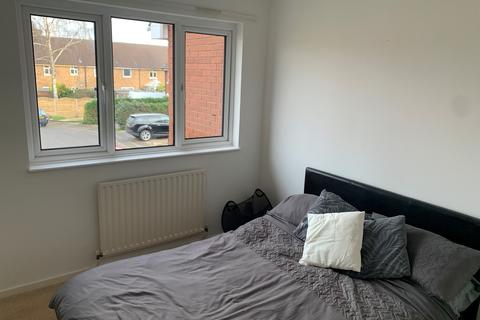 2 bedroom terraced house to rent, Goldfinch Road, Creekmoor, BH17