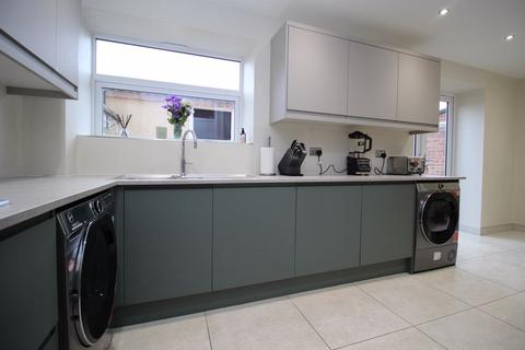 3 bedroom terraced house for sale, Ellwood Close, Southampton SO19