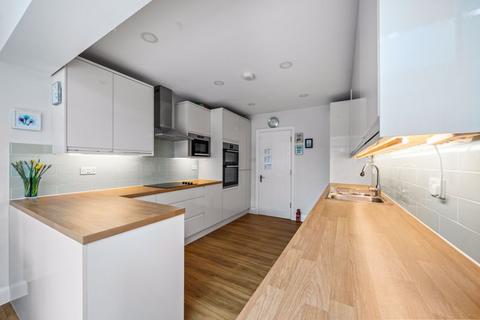 90 Grafton Road, Worcester Park, KT4 7QR