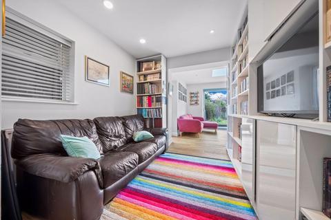 90 Grafton Road, Worcester Park, KT4 7QR