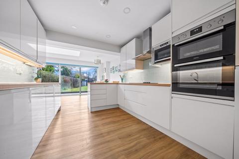 90 Grafton Road, Worcester Park, KT4 7QR