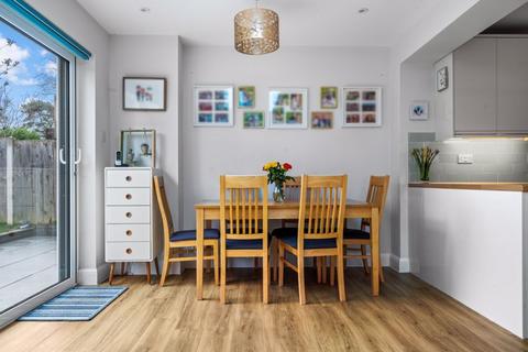 90 Grafton Road, Worcester Park, KT4 7QR