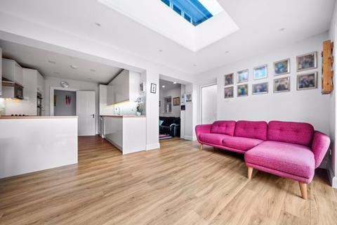 90 Grafton Road, Worcester Park, KT4 7QR