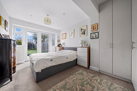 90 Grafton Road, Worcester Park, KT4 7QR