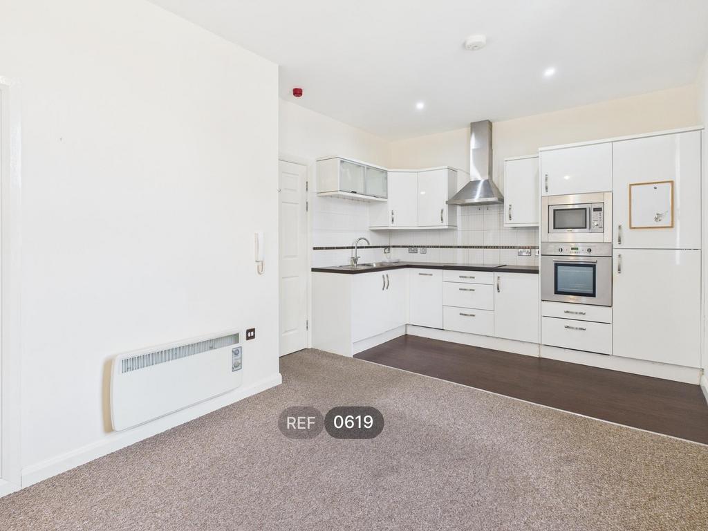 Kitchen &amp; Living area
