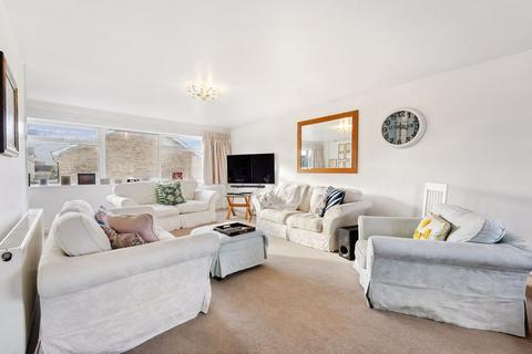 3 bedroom apartment for sale, Bedster Gardens. West Molesey, KT8