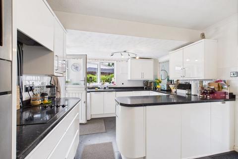 undefined, Budock Water - Detached bungalow
