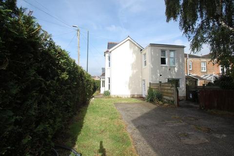 3 bedroom flat to rent, 13 Alma Road, Bournemouth BH9