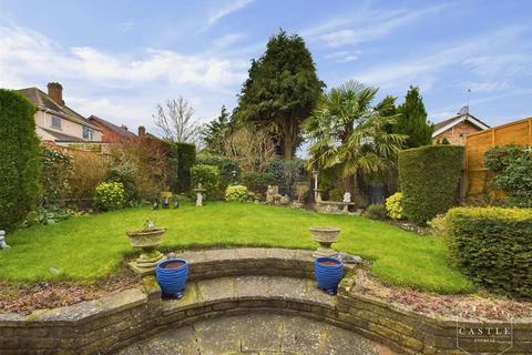 18 Sutton Close, Hinckley, LE10 1TW