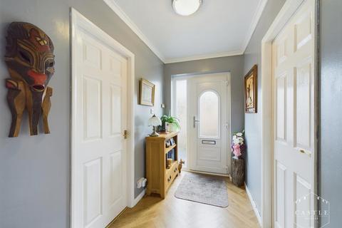 18 Sutton Close, Hinckley, LE10 1TW