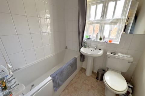 2 Fishers Brook, Frome, BA11 1AX