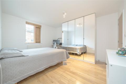 2 bedroom apartment to rent, London W4