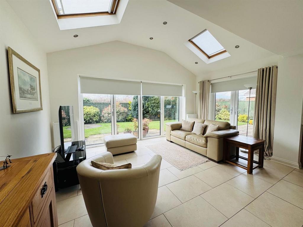 Kitchen Diner Living Area