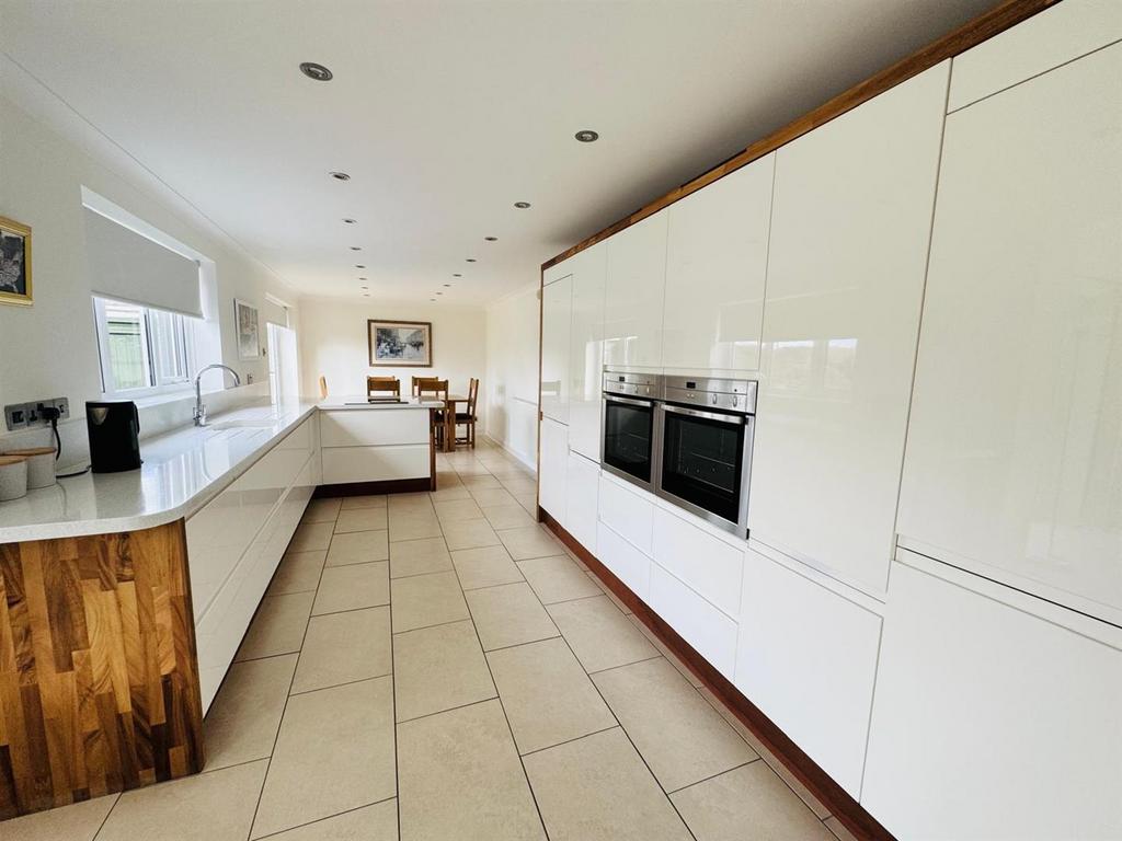 Kitchen Diner Living Area