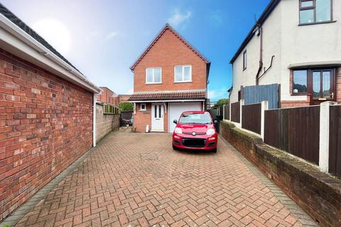 3 bedroom detached house for sale, Mount Avenue, Brierley Hill DY5