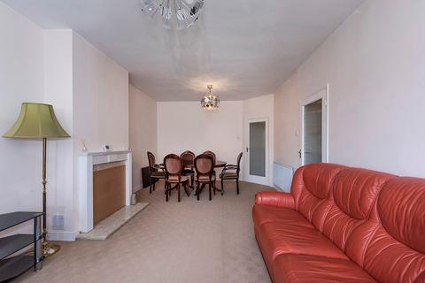 undefined, Stratton Close, Bexleyheath, DA7