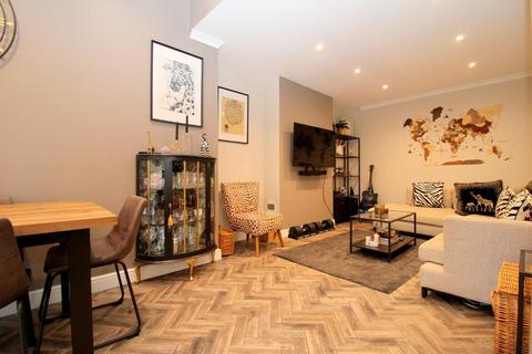 3 bedroom semi-detached house for sale, Farley Hill, South Luton, Luton, Bedfordshire, LU1 5EG