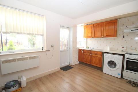 2 bedroom terraced house for sale, Chesford Road, Putteridge, Luton, Bedfordshire, LU2 8DP