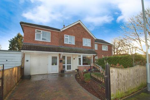 4 bedroom semi-detached house for sale, Oak road, Glinton, PE6 7LD