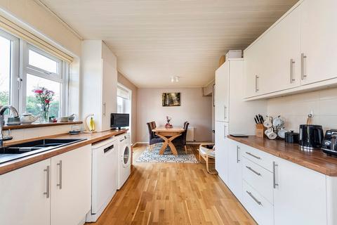 40 Cuxton Close, Bexleyheath, DA6 8JN