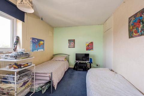 40 Cuxton Close, Bexleyheath, DA6 8JN
