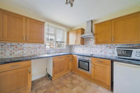 7, Sanderstead Court Addington Road, South Croydon, CR2 8RA