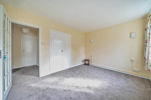 7, Sanderstead Court Addington Road, South Croydon, CR2 8RA
