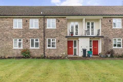 2 bedroom maisonette for sale, Sanderstead Court, Addington Road, Croydon, Surrey, CR2 8RA