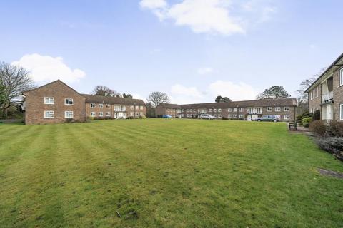 2 bedroom maisonette for sale, Sanderstead Court, Addington Road, Croydon, Surrey, CR2 8RA