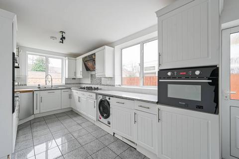 undefined, Princes Avenue, Wood Green, London, N13
