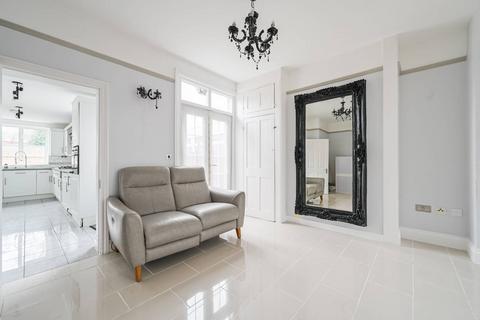 Princes Avenue, Wood Green, London, N13