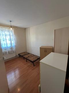 2 bedroom flat to rent, Park Lane Close, London N17