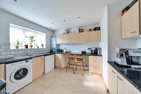 2 bedroom maisonette for sale, Lavender Road, Hillingdon, Middlesex